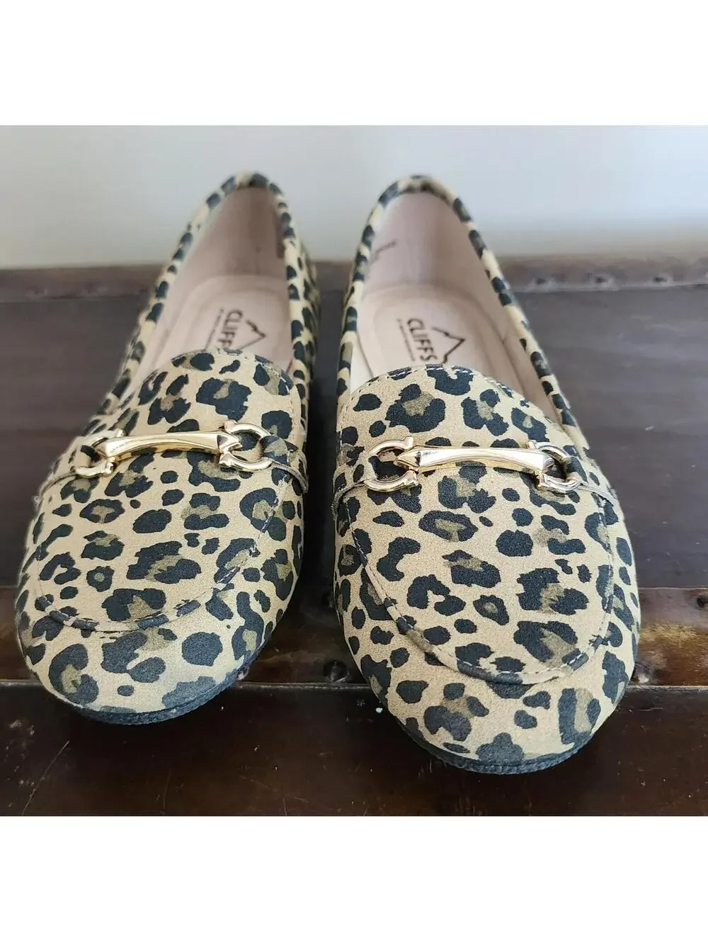 Cliffs by White Mountain Leopard Print Loafers‎ Flats Size 6 Women’s